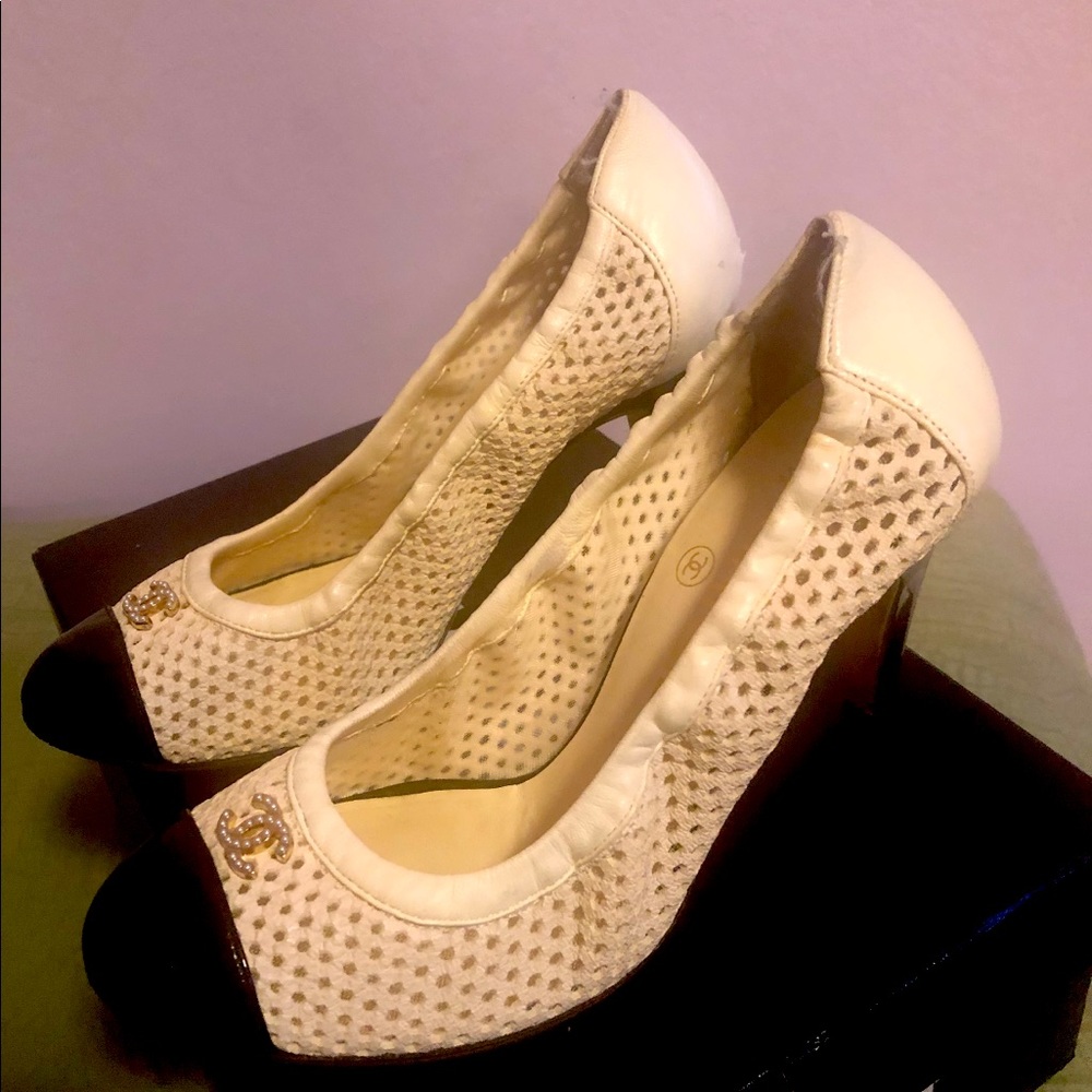 Chanel off white perforated leather CC shoe size 6